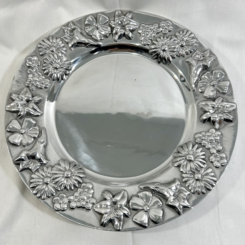 Vintage new MARIPOSA BRILLANTE 13” Round Aluminum Serving Plate/Platter, Flowers